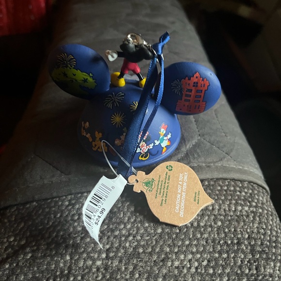 Disney Mickey 2020 light up ear hat ornament.  New with tags. - Picture 7 of 8